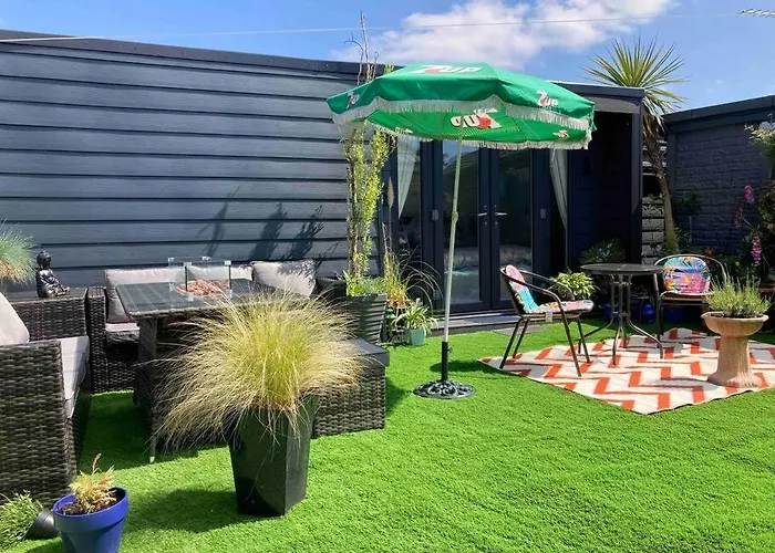 Beautiful New Garden Annexe