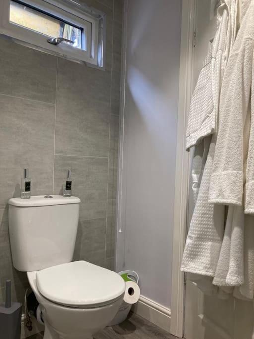 Apartment Beautiful New Garden Annexe Ashton in Makerfield