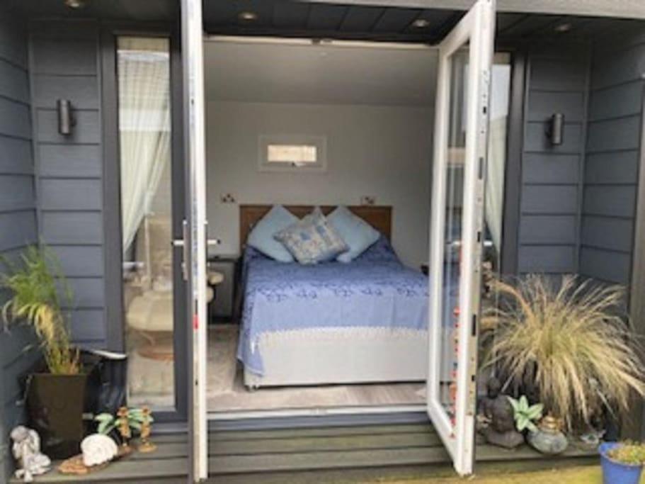 Beautiful New Garden Annexe Ashton in Makerfield